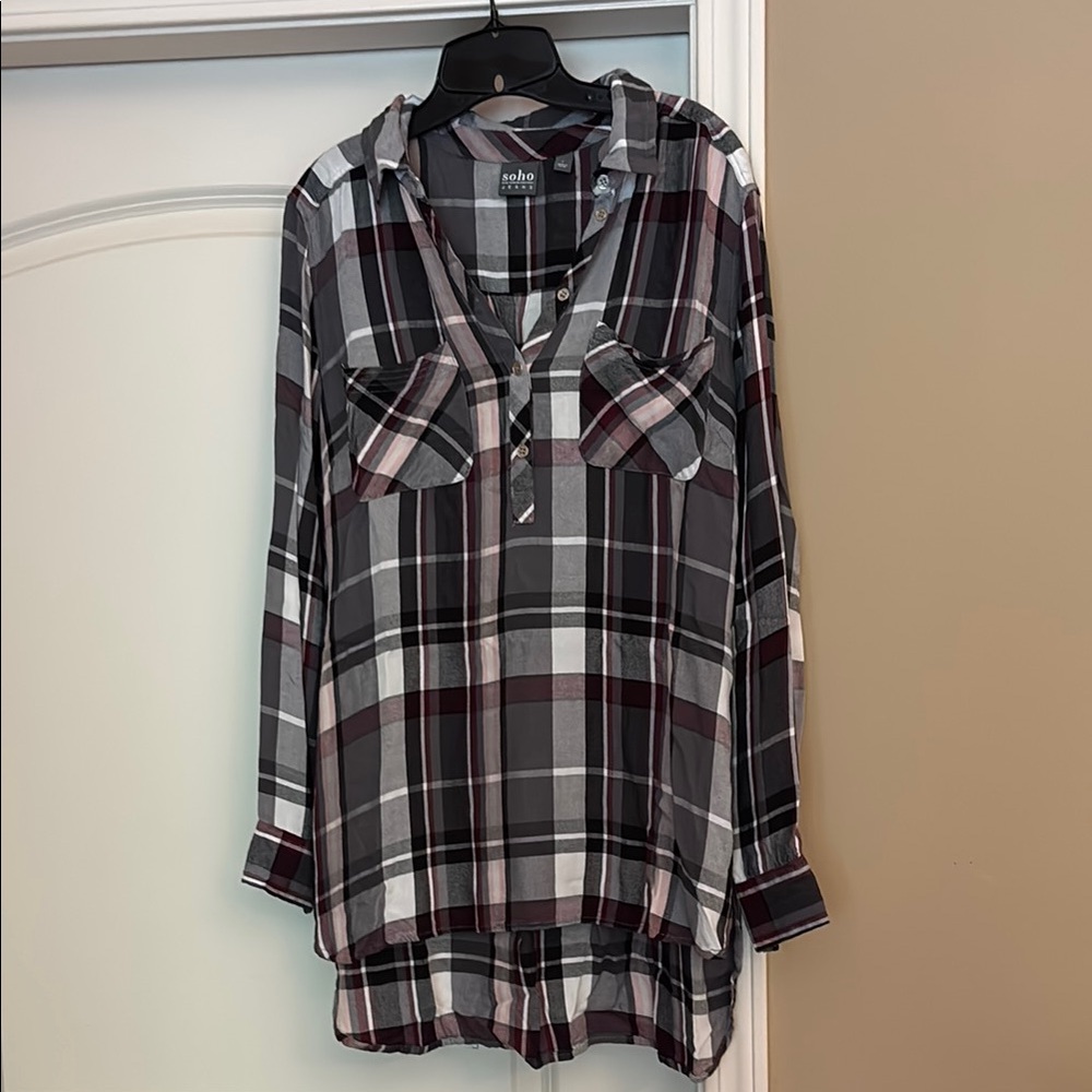 New York & Company Black and White Tunic Long Sleeve Notched Collar